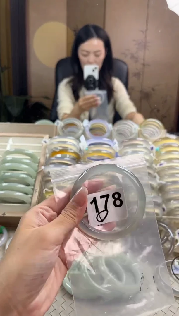 手镯玛瑙/玉髓未镶嵌178