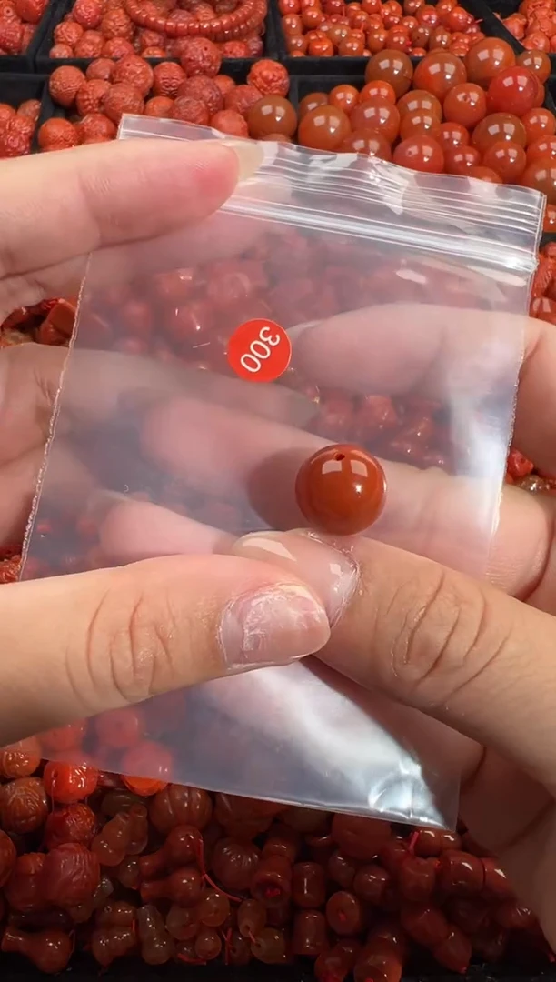 南红玛瑙未镶嵌颈饰1