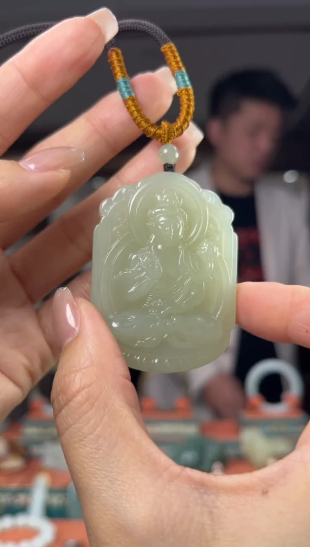 颈饰未镶嵌和田玉佩佩