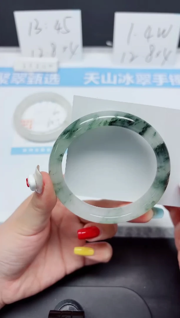 石英质玉手镯未镶嵌K61-62.5