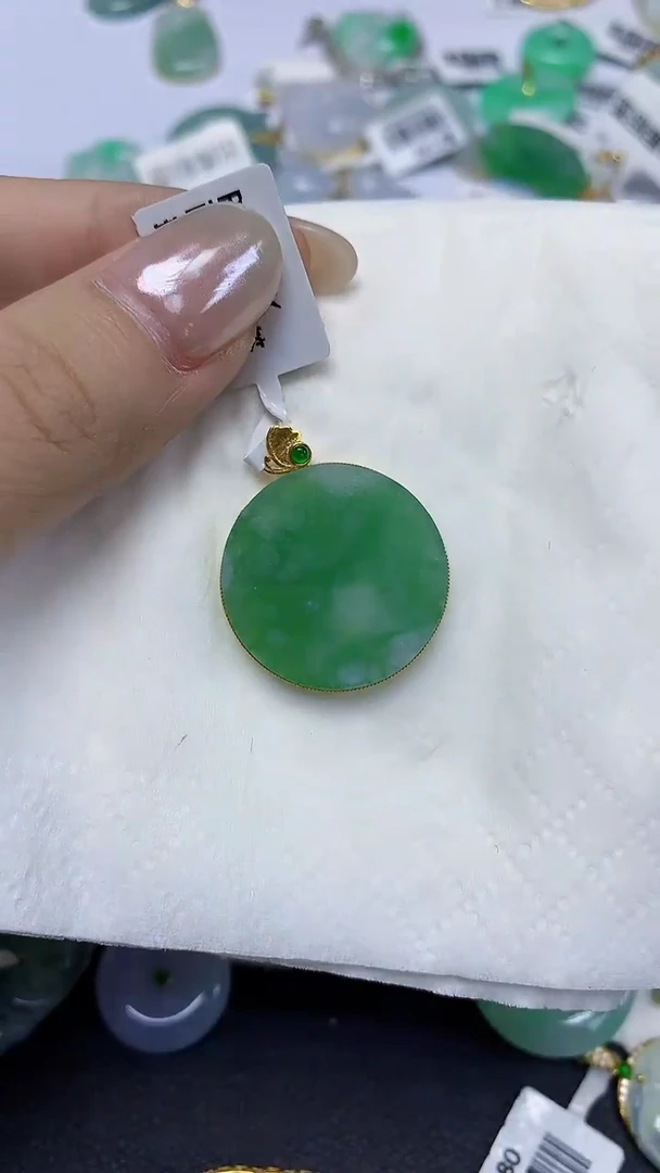 翡翠18K金镶嵌颈饰天然缅甸翡翠A货