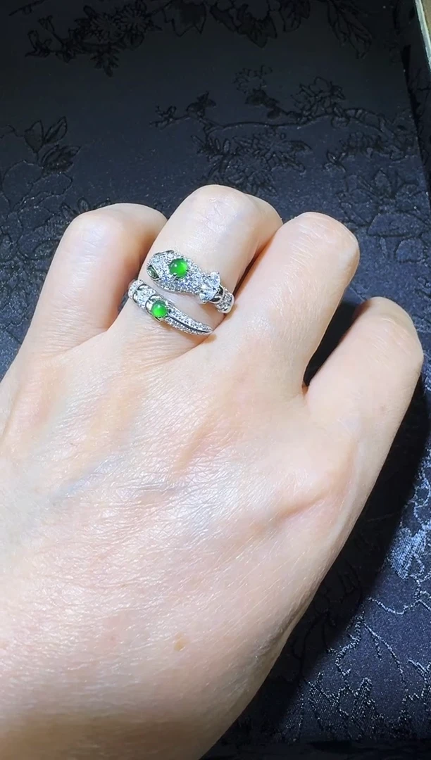 【闪购商品】翡翠戒指银S925镶嵌蛇戒