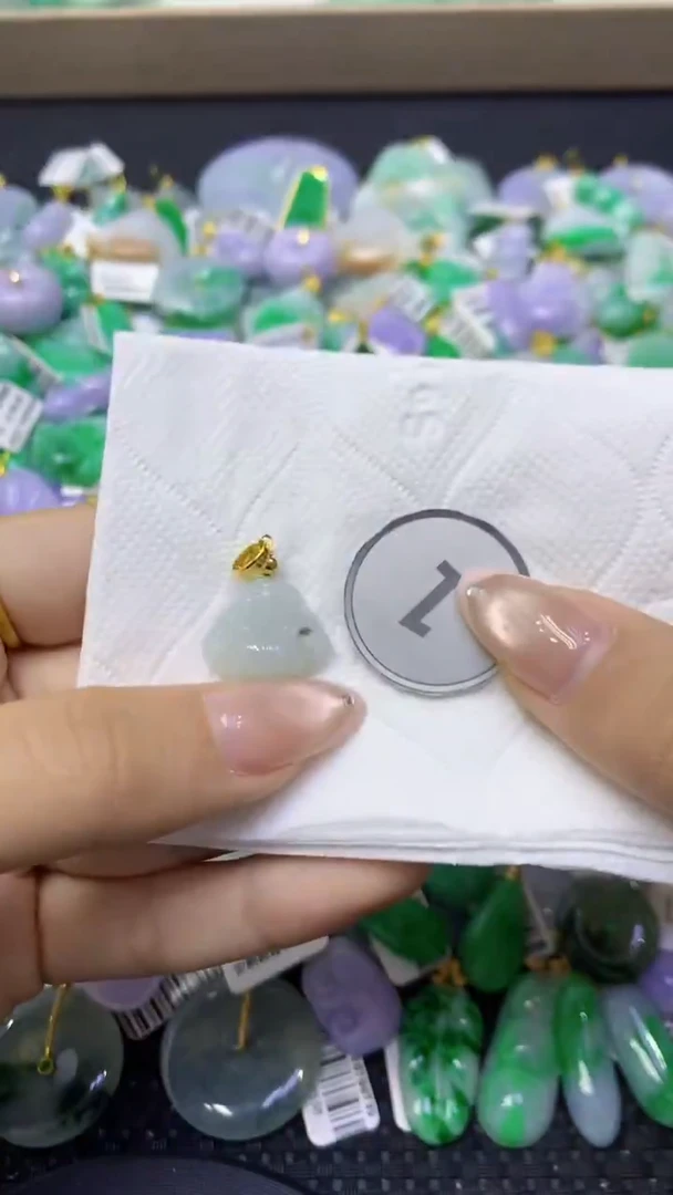 颈饰未镶嵌翡翠天然缅甸翡翠A货