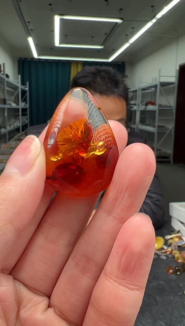 琥珀颈饰未镶嵌吊坠