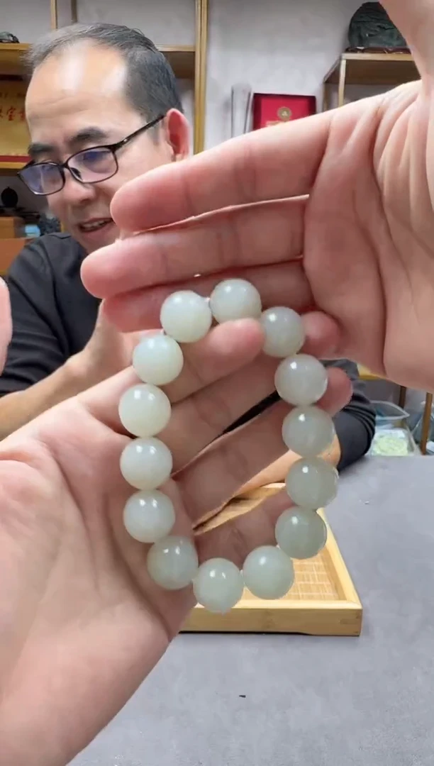 未镶嵌手链和田玉16山流水