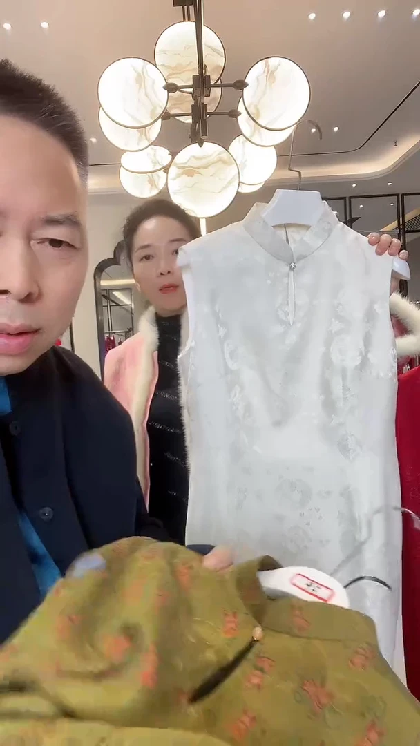 白色无袖旗袍 l码 599