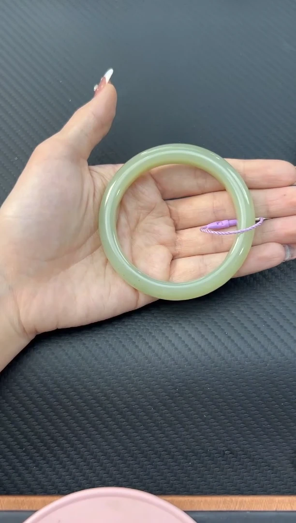 【闪购商品】和田玉手镯未镶嵌且末微色差近矿57+手镯