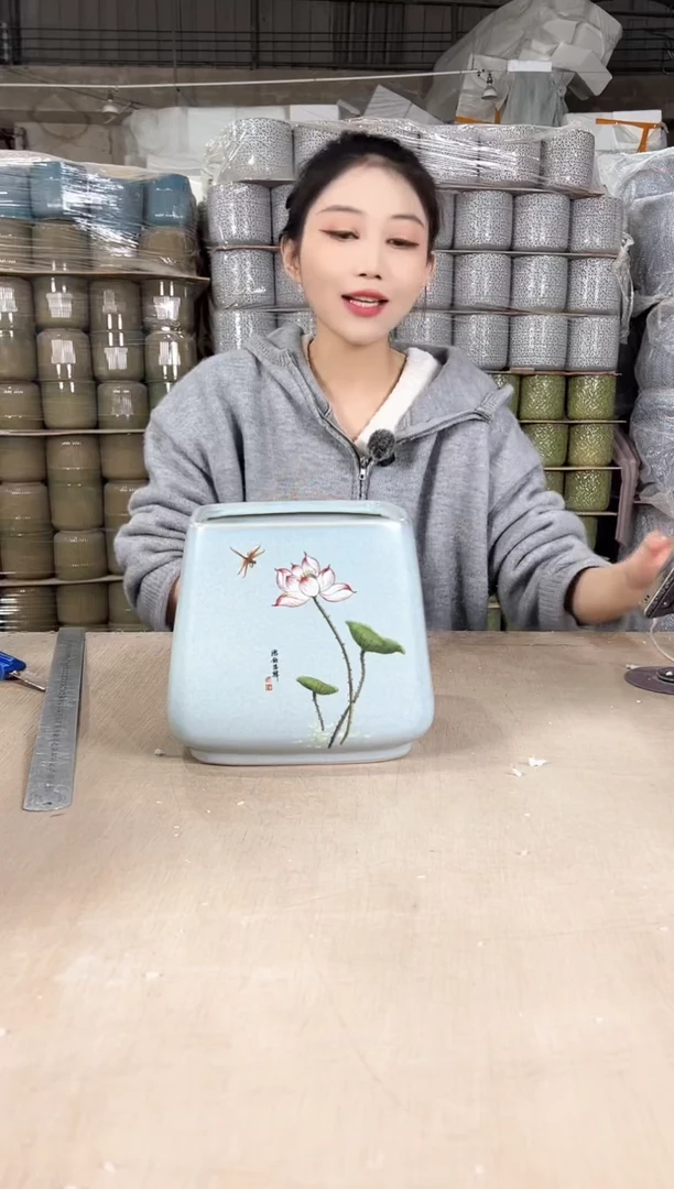 【闪购商品】陶瓷四方天蓝荷花大号16x17