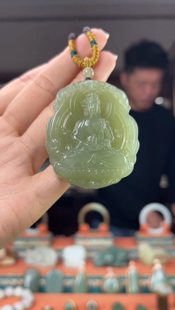 颈饰未镶嵌和田玉佩佩