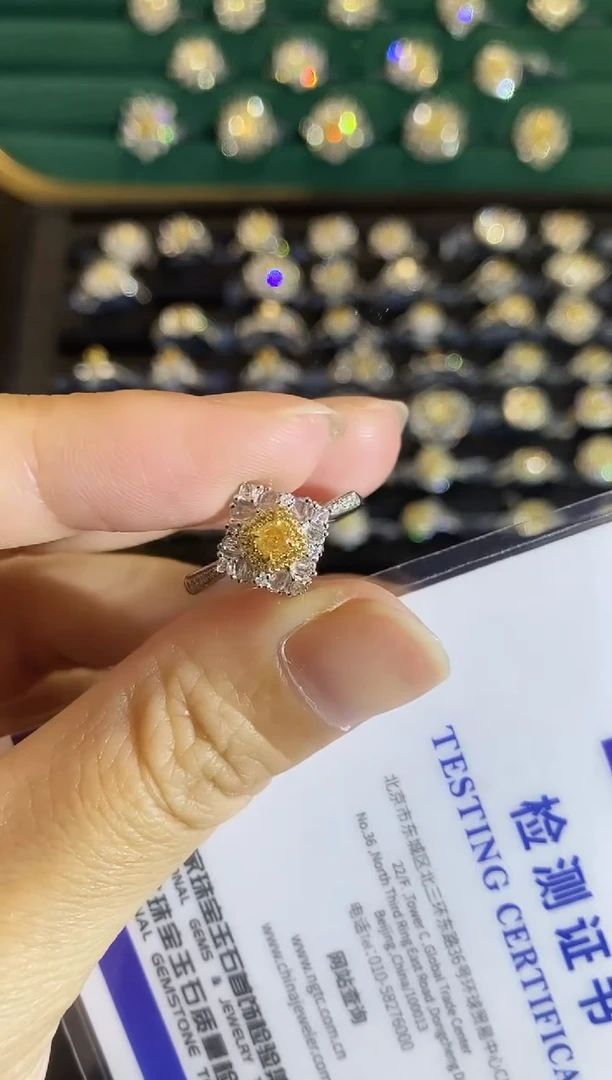18K金镶嵌戒指钻石4215