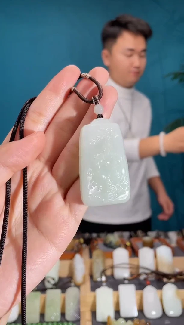 颈饰未镶嵌和田玉1