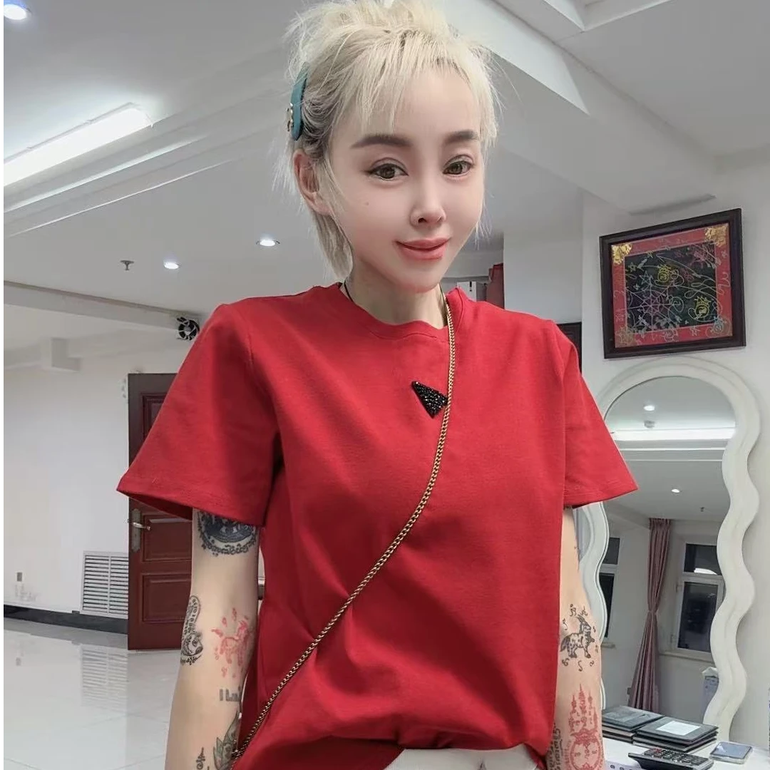 流行款红色三角钻短袖