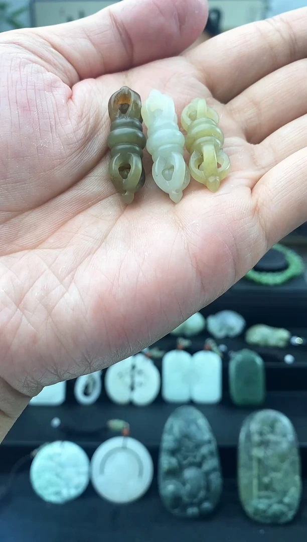 和田玉未镶嵌颈饰1