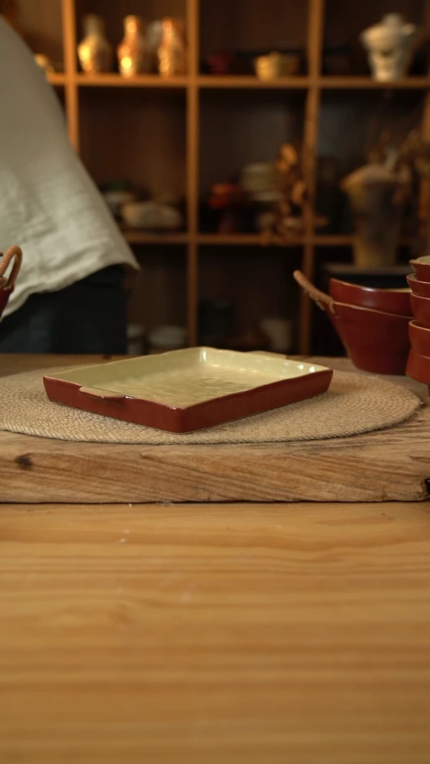 复古红系列的8英寸双耳烤盘1个