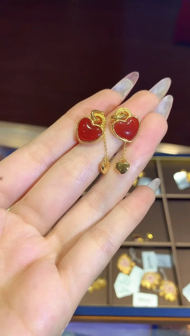 【闪购商品】18K金吊坠(不含链)红心吊坠多样性发一