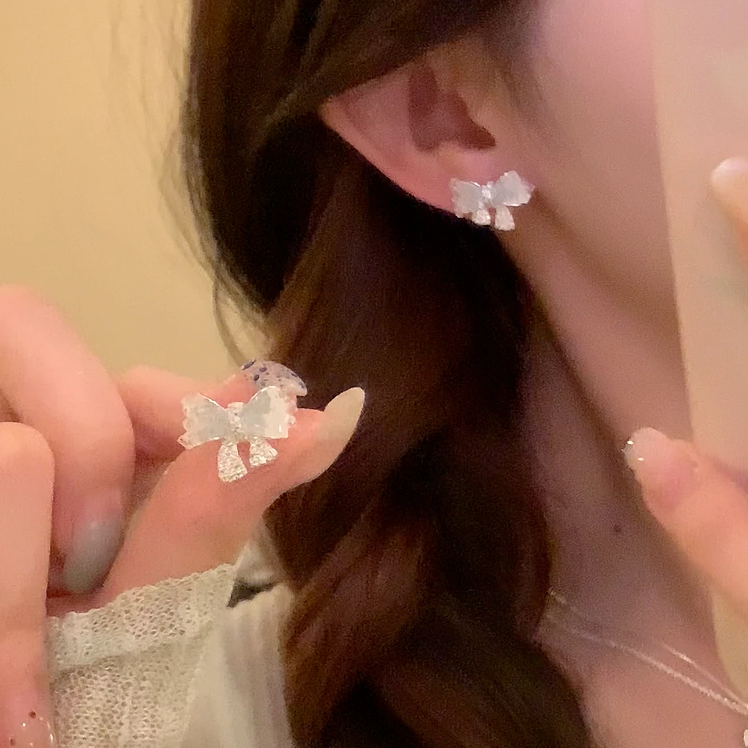 铜合金锆石耳饰 轻奢碎冰蓝蝴蝶结耳环女气质百搭春夏耳钉耳饰