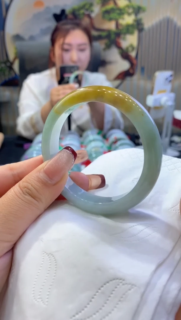 【闪购商品】翡翠手镯未镶嵌00008658