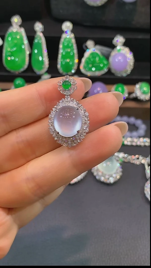 吊坠(不含链)18K金镶嵌翡翠吊坠