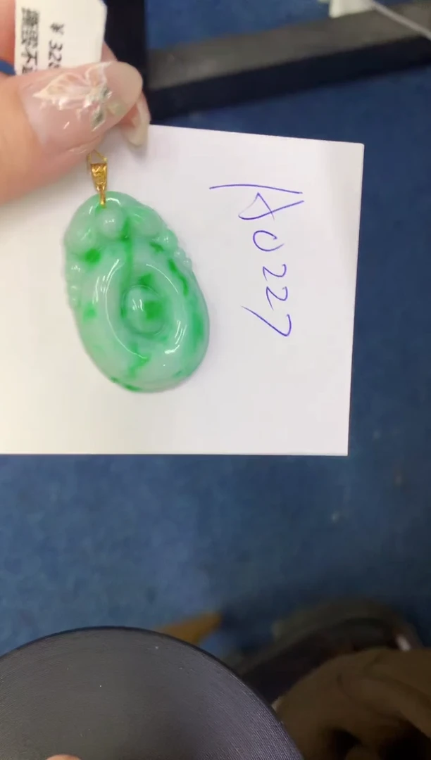 【闪购商品】翡翠颈饰18K金镶嵌0000000000