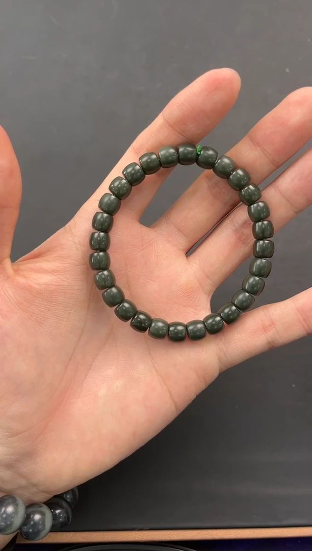 未镶嵌手串和田玉和田沙枣青手串卡8微色差