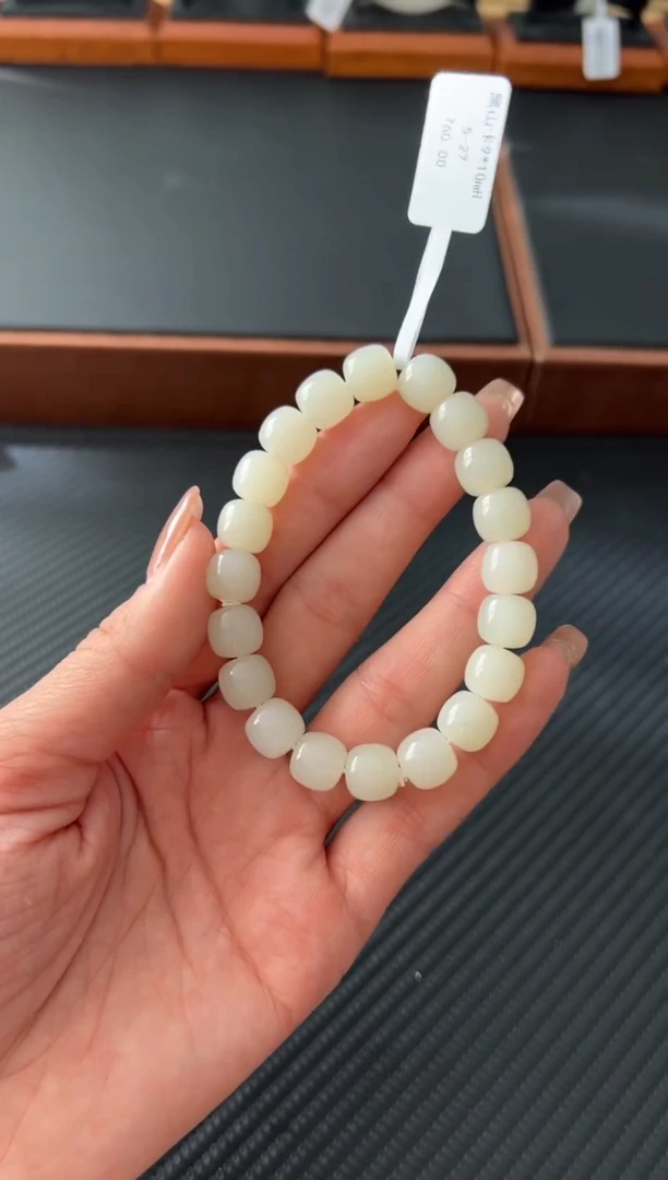 未镶嵌手串和田玉黑山微色差卡10hsm