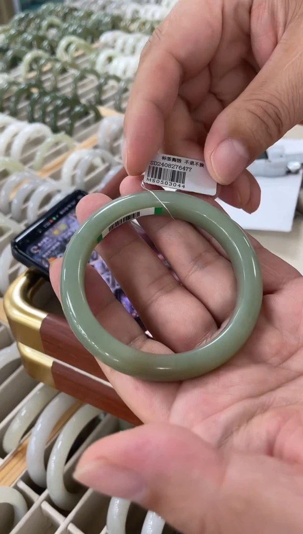 未镶嵌手镯和田玉57-58圈口 3044