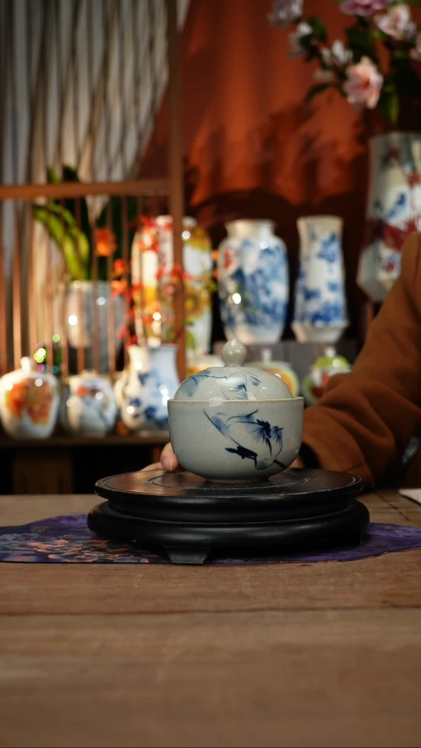 当代景德镇设计师釉下手绘陶瓷花瓶