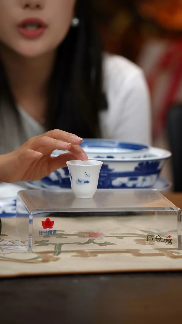 2个正价青花梧桐令盅