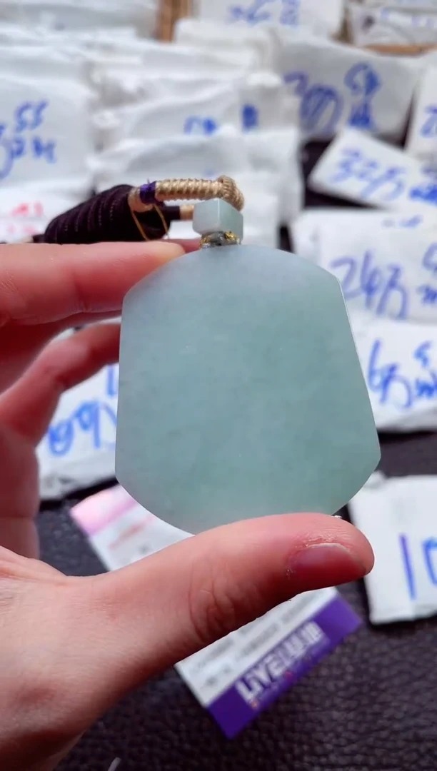 翡翠未镶嵌颈饰00005123