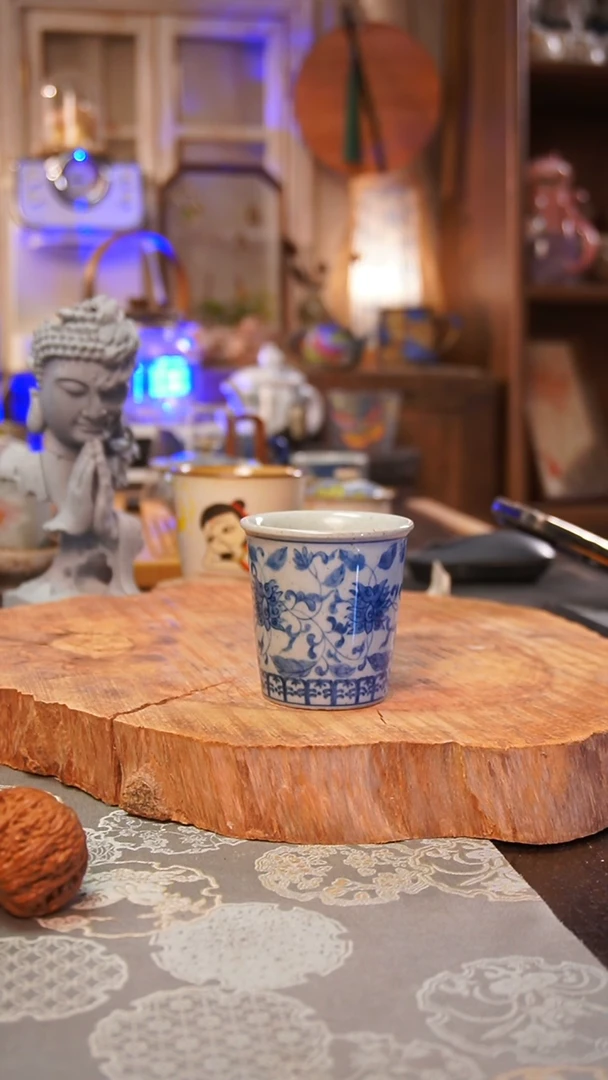 杯子缠枝莲手工手绘手工手绘