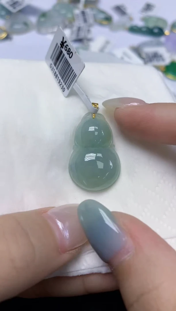 翡翠18K金镶嵌颈饰天然缅甸翡翠A货