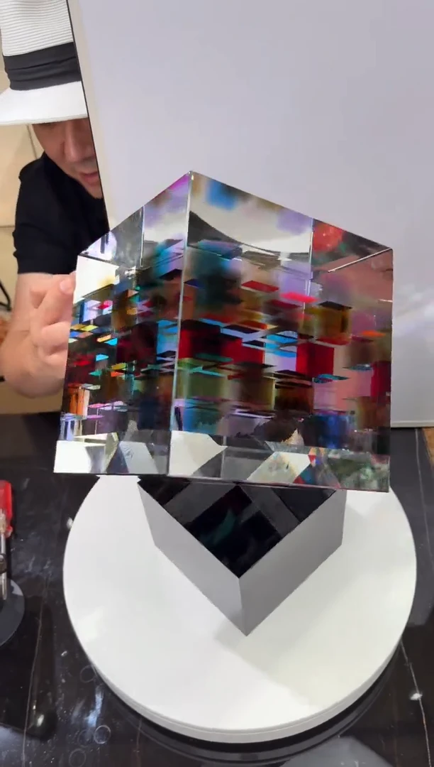 摆件彩色大号魔方水晶琉璃+黑色高底座