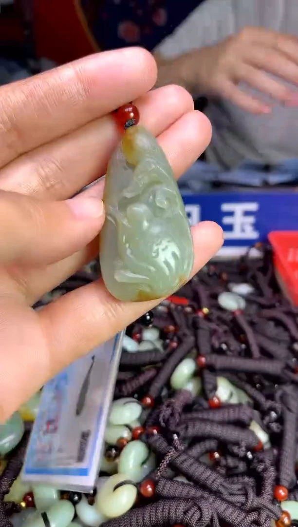 未镶嵌和田玉挂件1