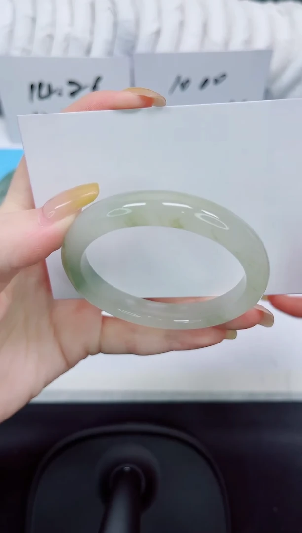 石英质玉手镯未镶嵌14