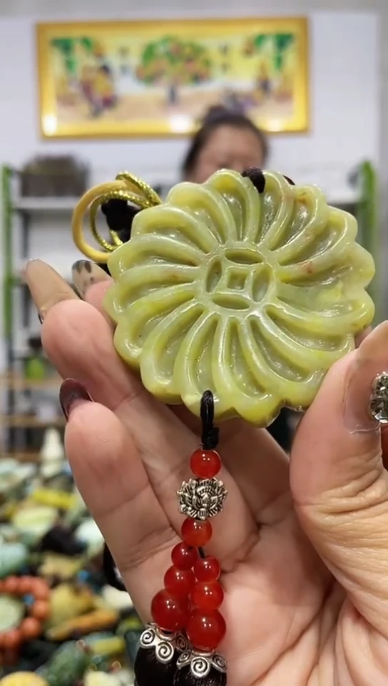 未镶嵌岫玉吊坠细**华   微瑕