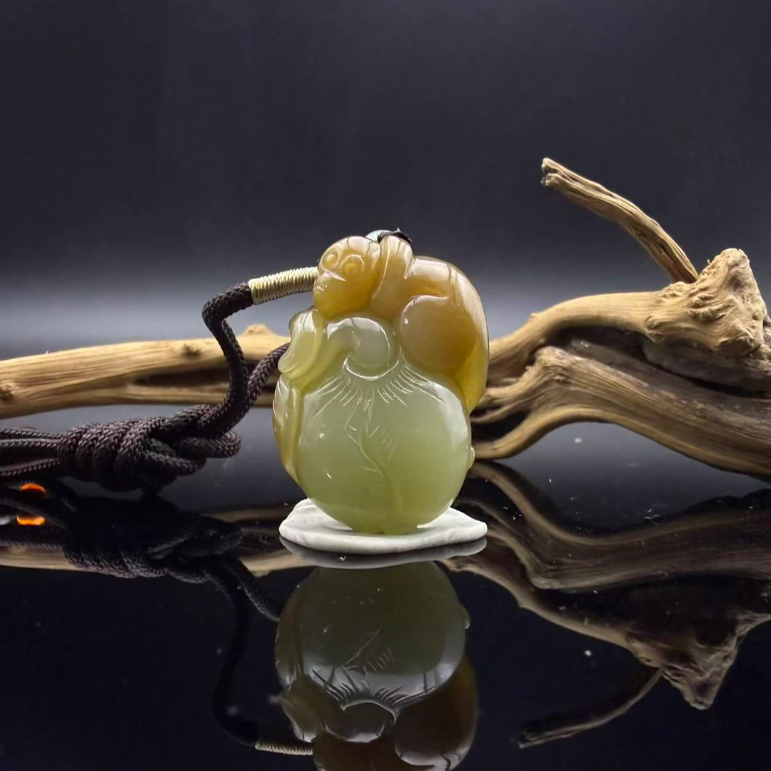 和田玉灵猴献瑞吊坠2161