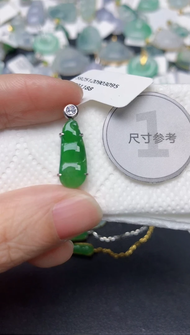 颈饰银S925镶嵌翡翠天然翡翠A货