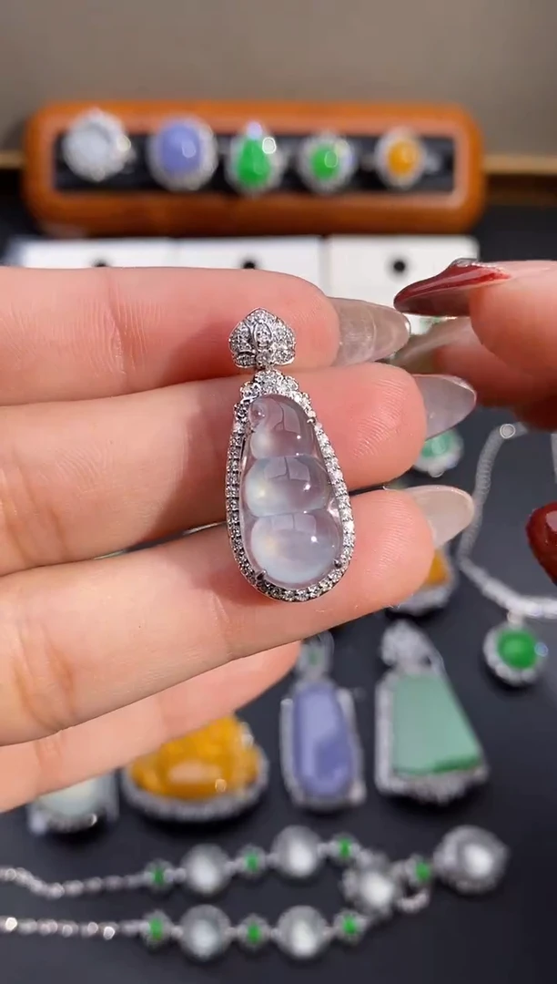 【闪购商品】翡翠颈饰18K金镶嵌吊坠