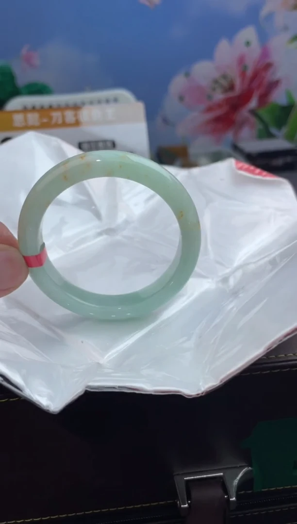 翡翠手镯未镶嵌3