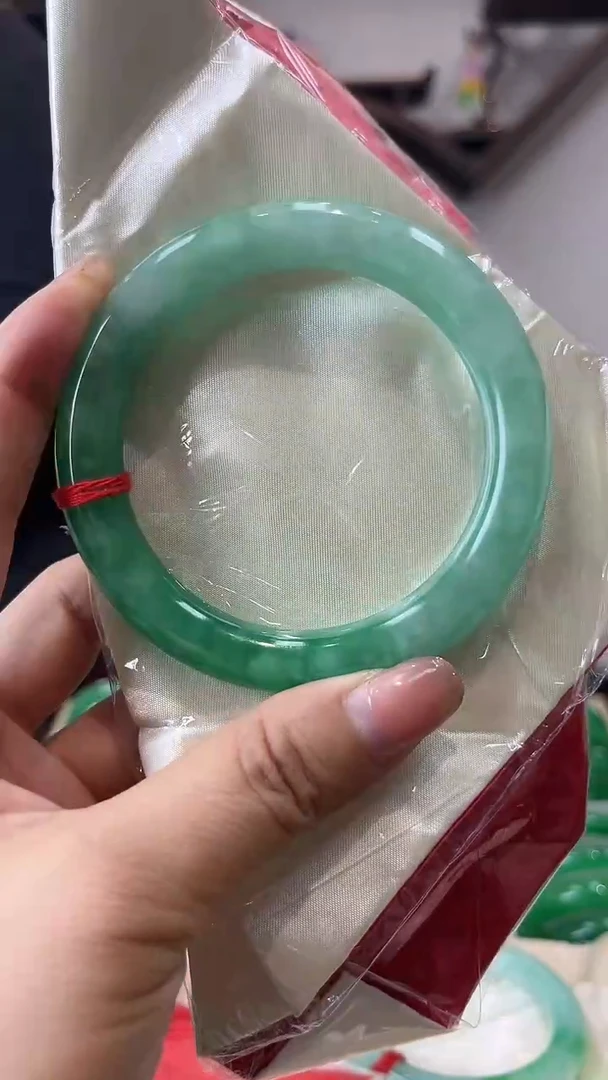 【闪购商品】砖雕a21 圈口61 独货手镯