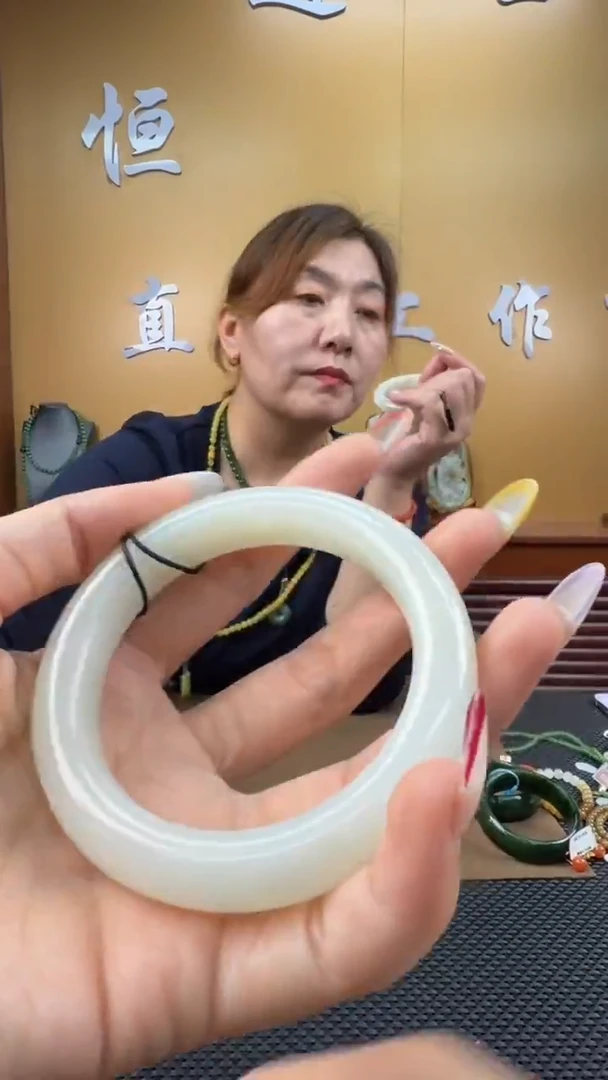 颈饰未镶嵌和田玉手镯58