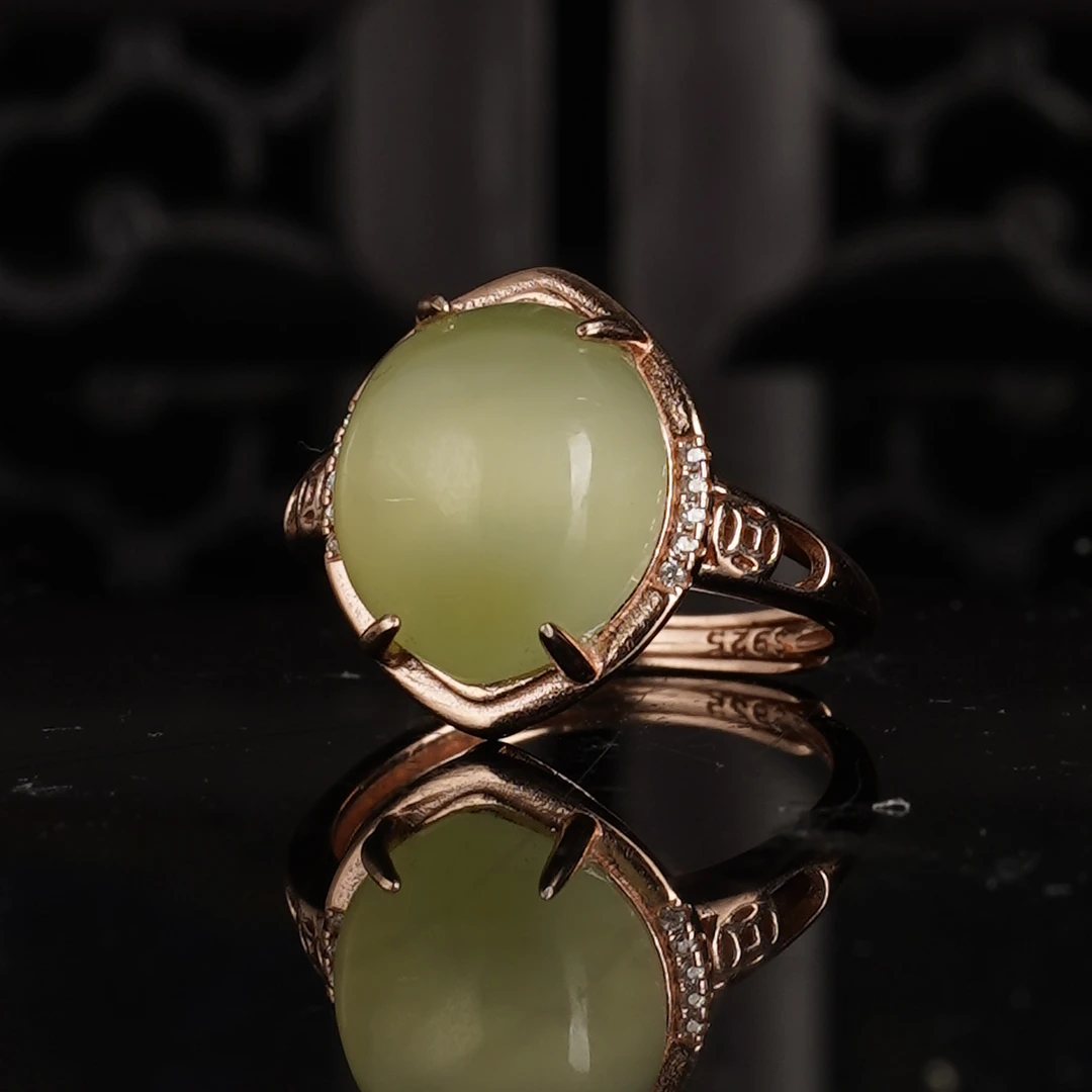 XX11451二十世纪和田玉戒指