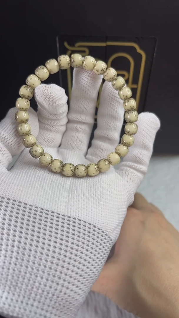 手串星月菩提小驼包8x7.d718