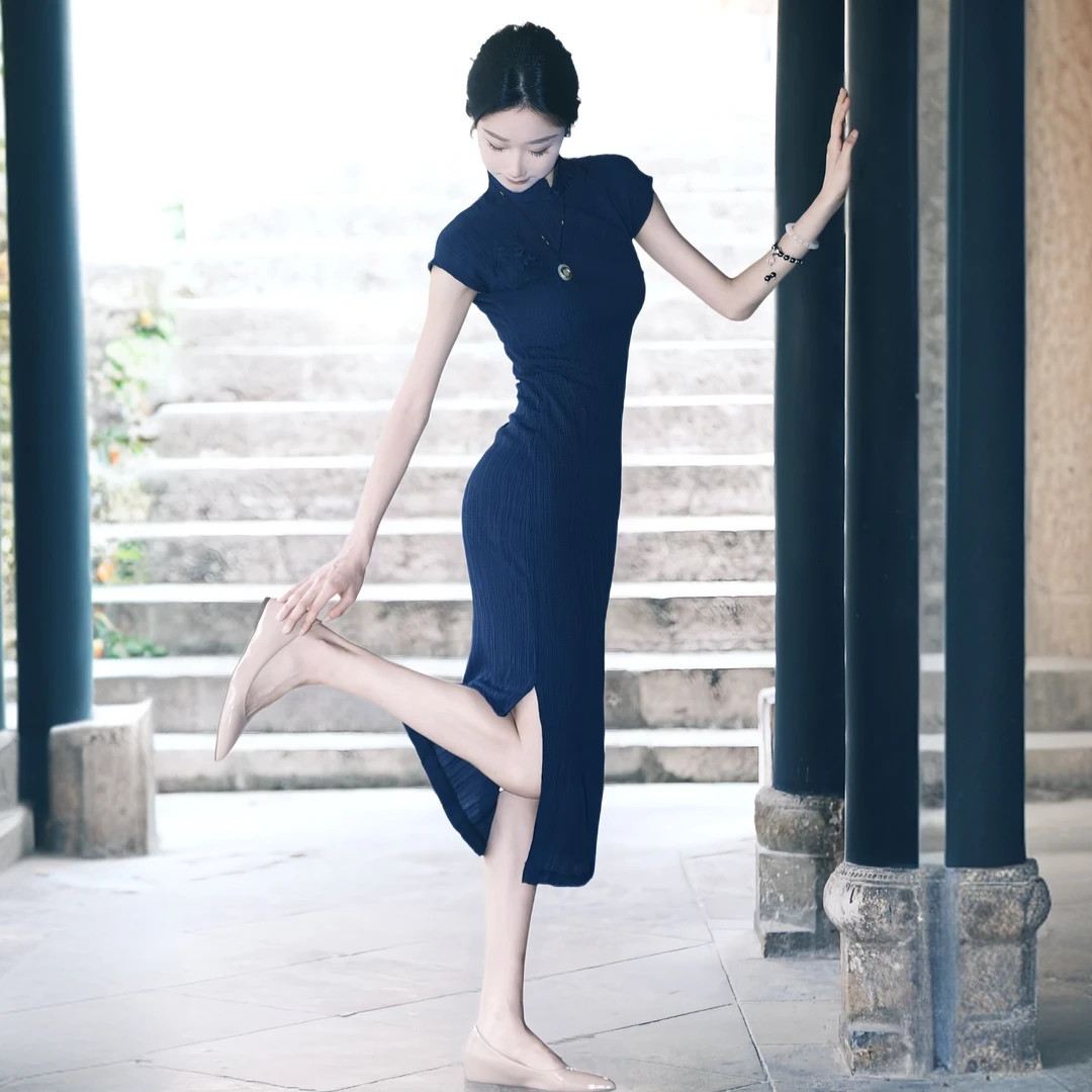 新中式国风藏青古法旗袍2025年复古显瘦显白日常改良款连衣裙素雅