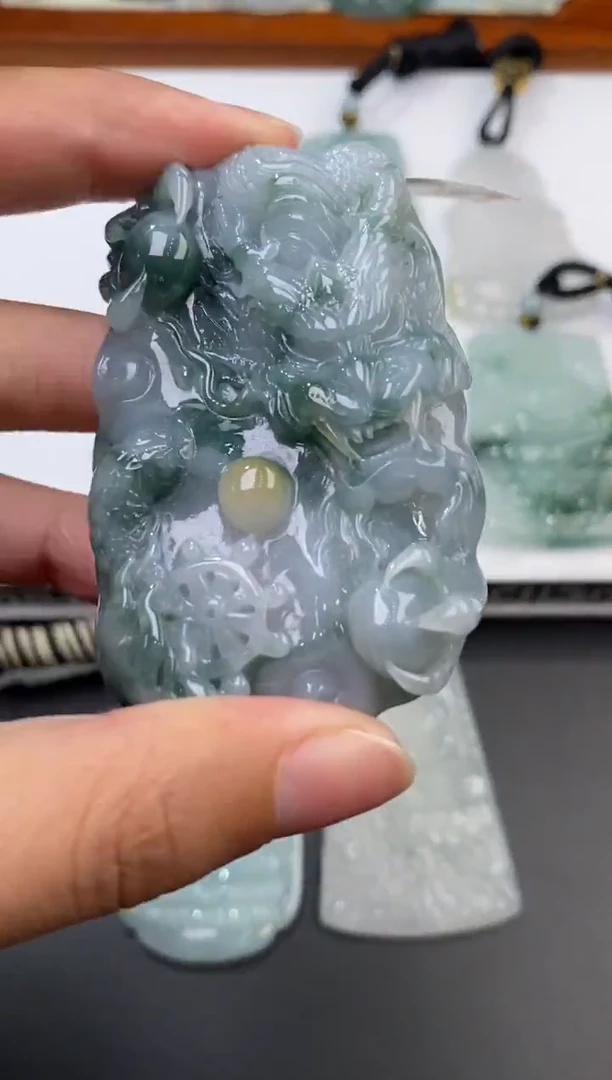 未镶嵌挂件翡翠371071    多人