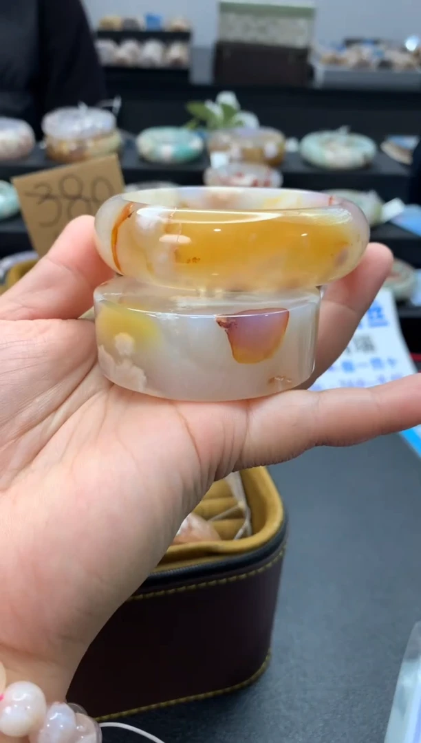 未镶嵌手镯石英质玉（58-59圈口）赠送镯心