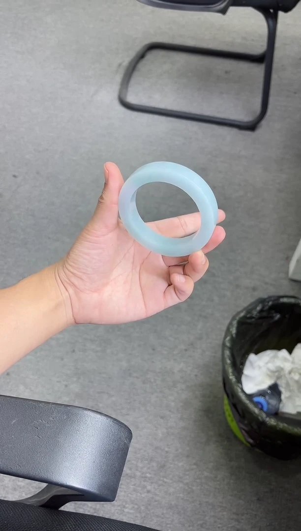 未镶嵌手镯定制翡翠樱**子手镯