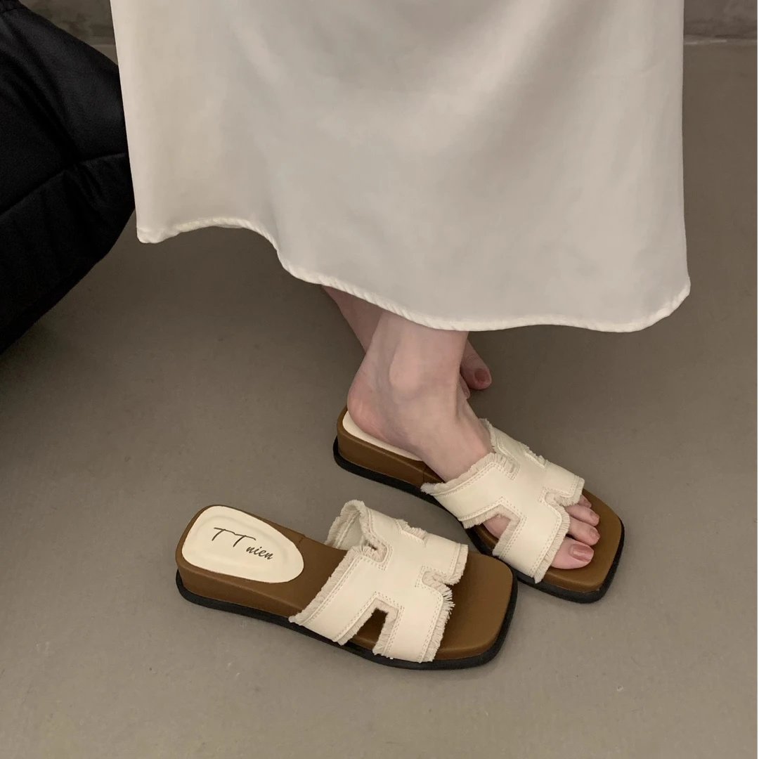 法式绝美坡跟厚底凉拖鞋女夏外穿2025新款配裙子高跟高级感一字拖
