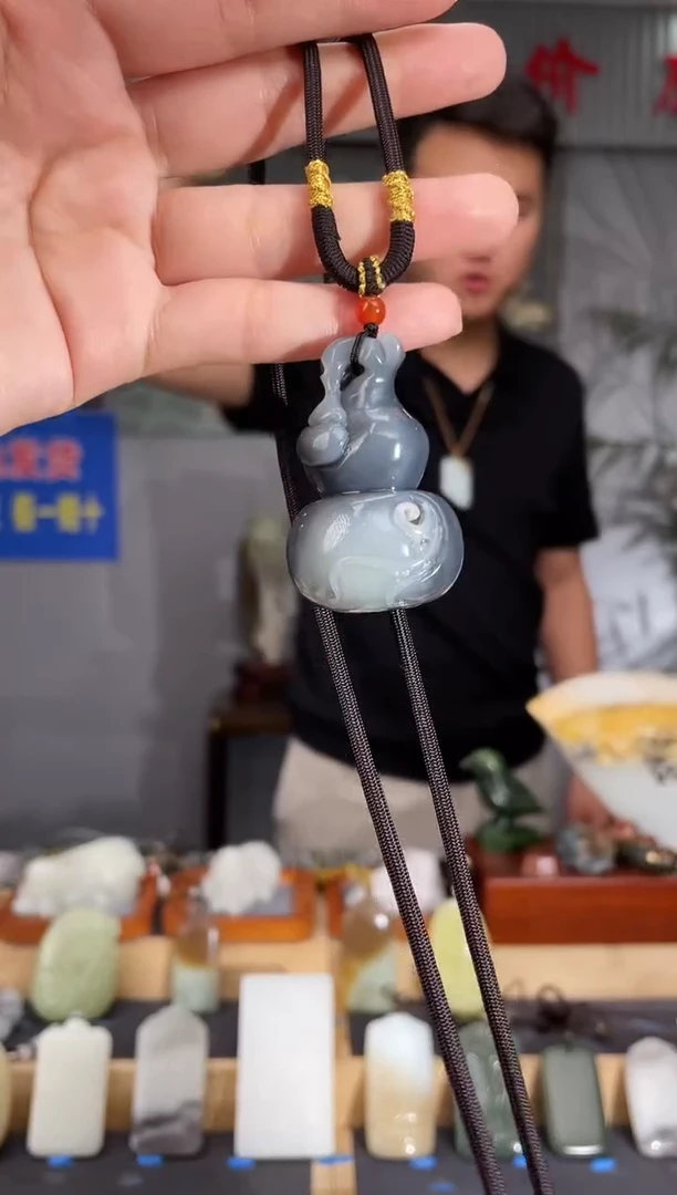 和田玉未镶嵌颈饰1