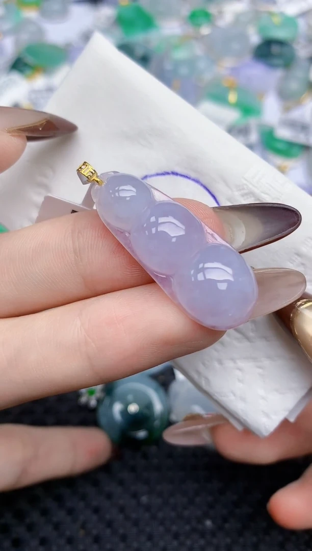 颈饰18K金镶嵌翡翠75   天然翡翠A货  百元以上9米证书费自理